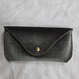 Anthropologie Green Velvet Glasses / Sunglasses Case
